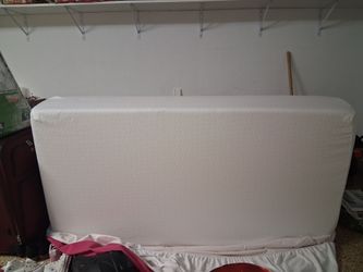 Zinus twin green tea mattress - well maintained and protected