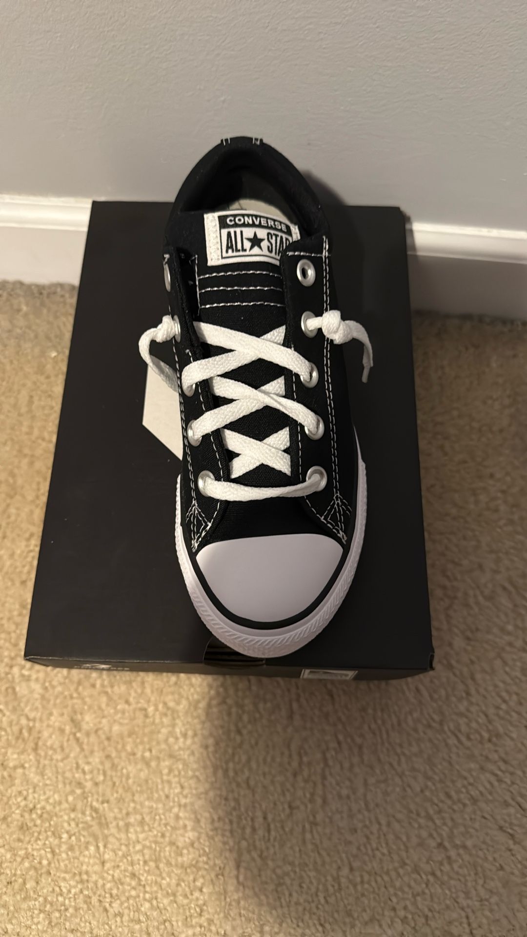 New In Box Converse Boys Low Top Shoe