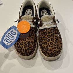 New Hey Dude Wendy Leopard Print Shoes – Lightweight – Women’s Size 8 BRAND NEW 