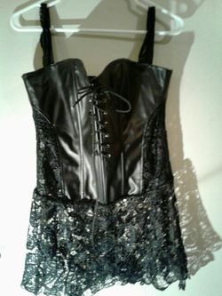 BLACK LEATHER AND LACE CORSET