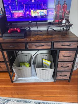 Wooden desk with soft pull out drawers