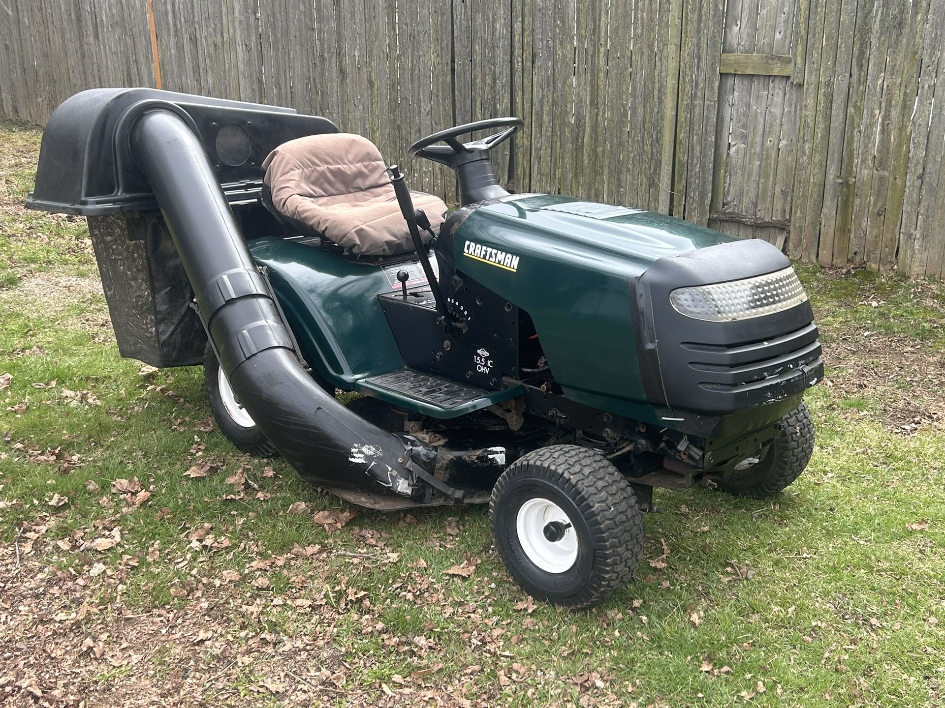 Riding Lawnmower 