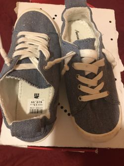 DENIM girls tennis shoes , size 131/2. Brand new
