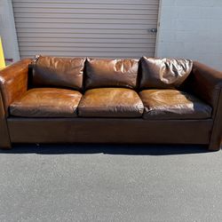 Vintage Brown Leather Sofa — Classic & Comfortable * Delivery available *