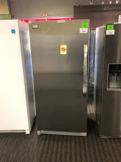 Frigidaire - Gallery 19.0 Cu. Ft. Frost-Free Upright Freezer - Stainless steel O0