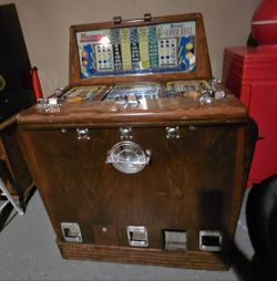 Keeney Vintage Slot Machine