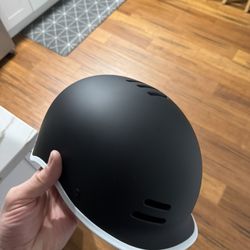 Remi Retrospec Bike/Bicycle or skateboard Helmet  New Black size M