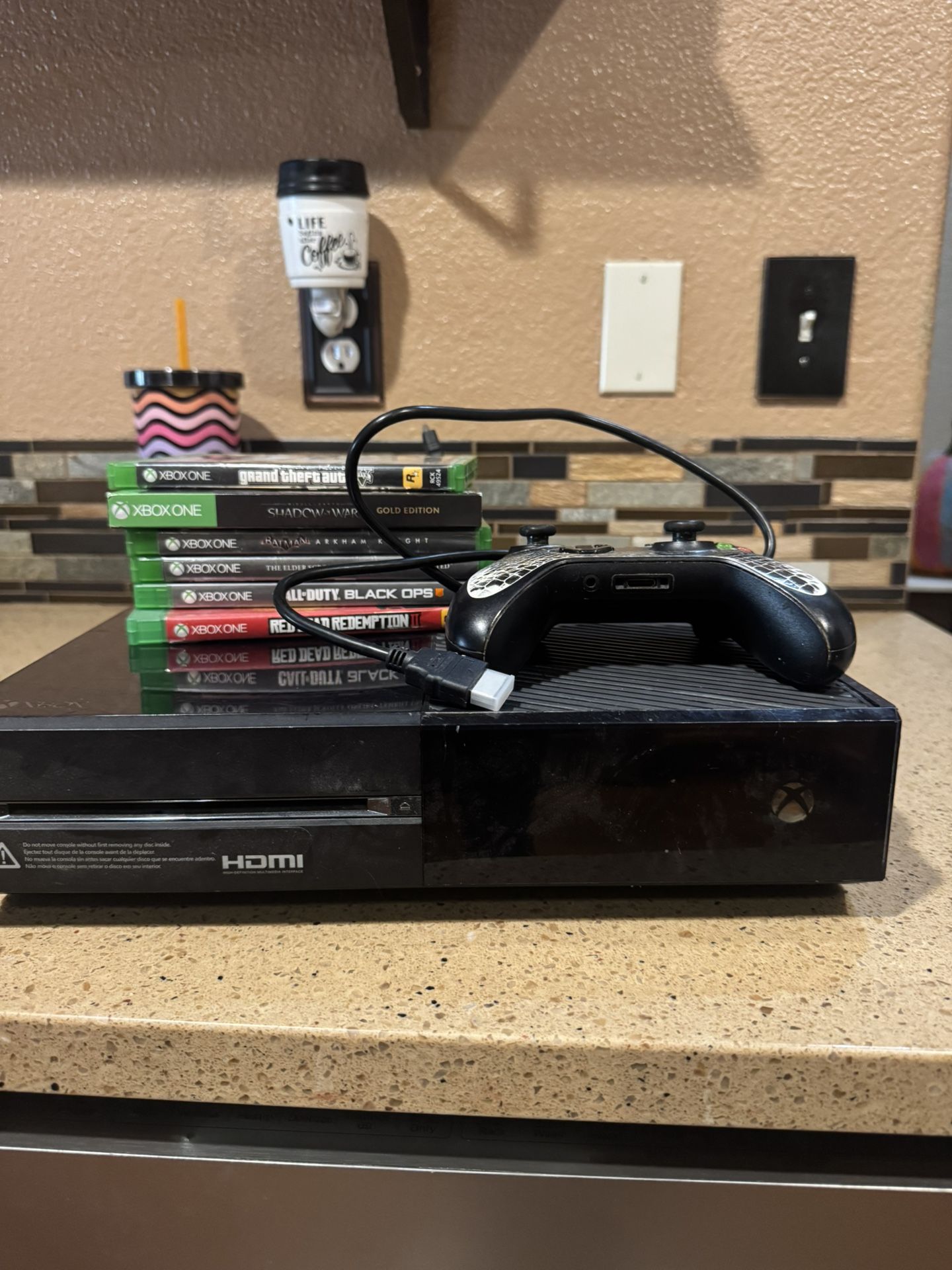 Xbox one 6 games and Controller 