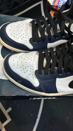 Dark blue Jordan 1’s (11.5)