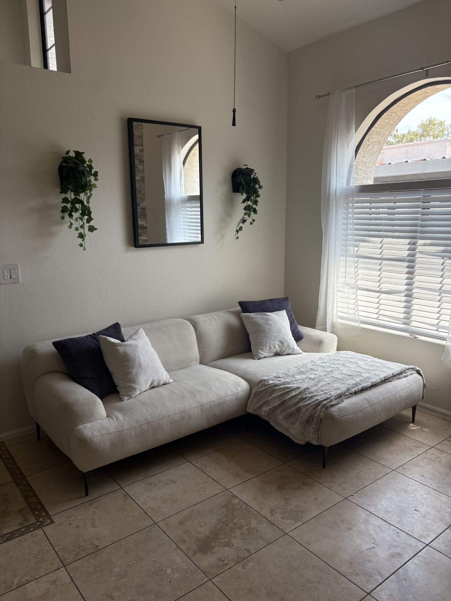 Article Couch