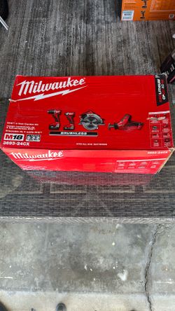 MILWAUKEE 3693-24CX M18 4-TOOL COMBO KIT
