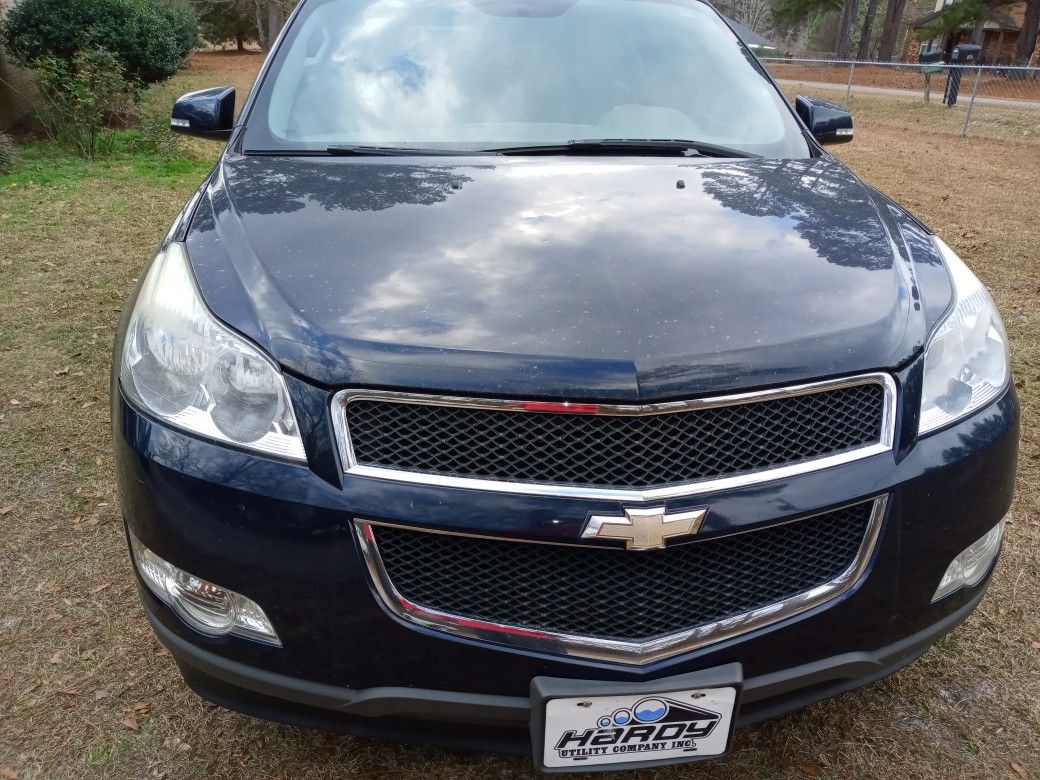 2010 Chevy Traverse LT AWD (Parts Only)