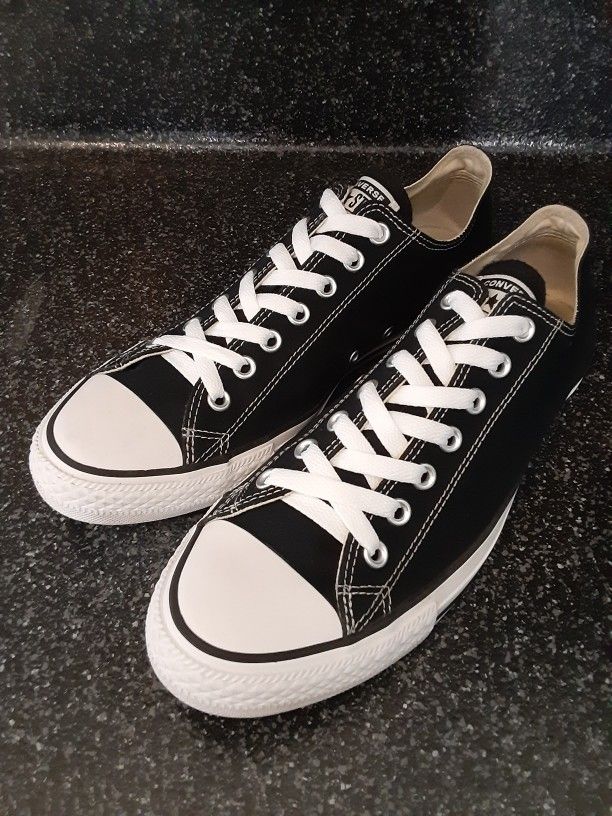 Converse mens 10 Great Condition