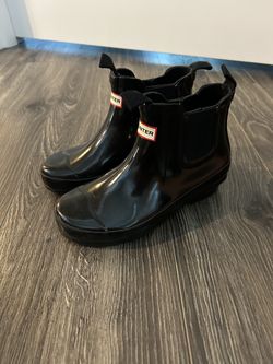 Girls size 1 glossy hunter boots