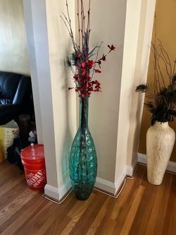 Floor vase