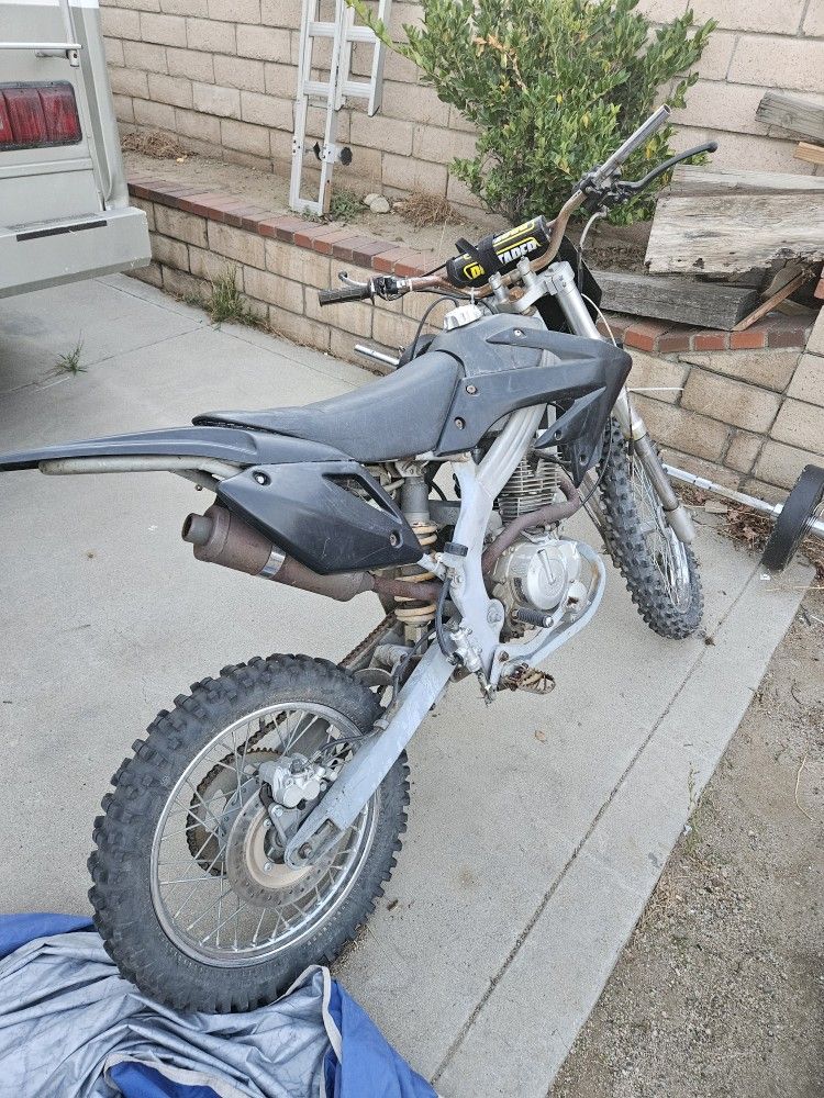 Dirt Bike 200cc