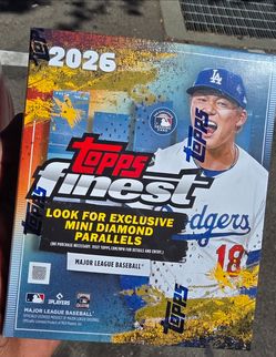 Topps finest baseball cards 2026