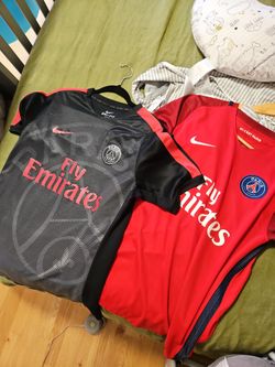 2 PSG Jerseys Large Mens