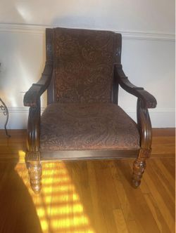 Elegant Accent Chair