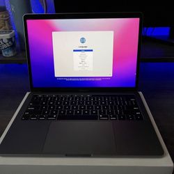 Apple MacBook Pro 13 Inch With Touch Pad