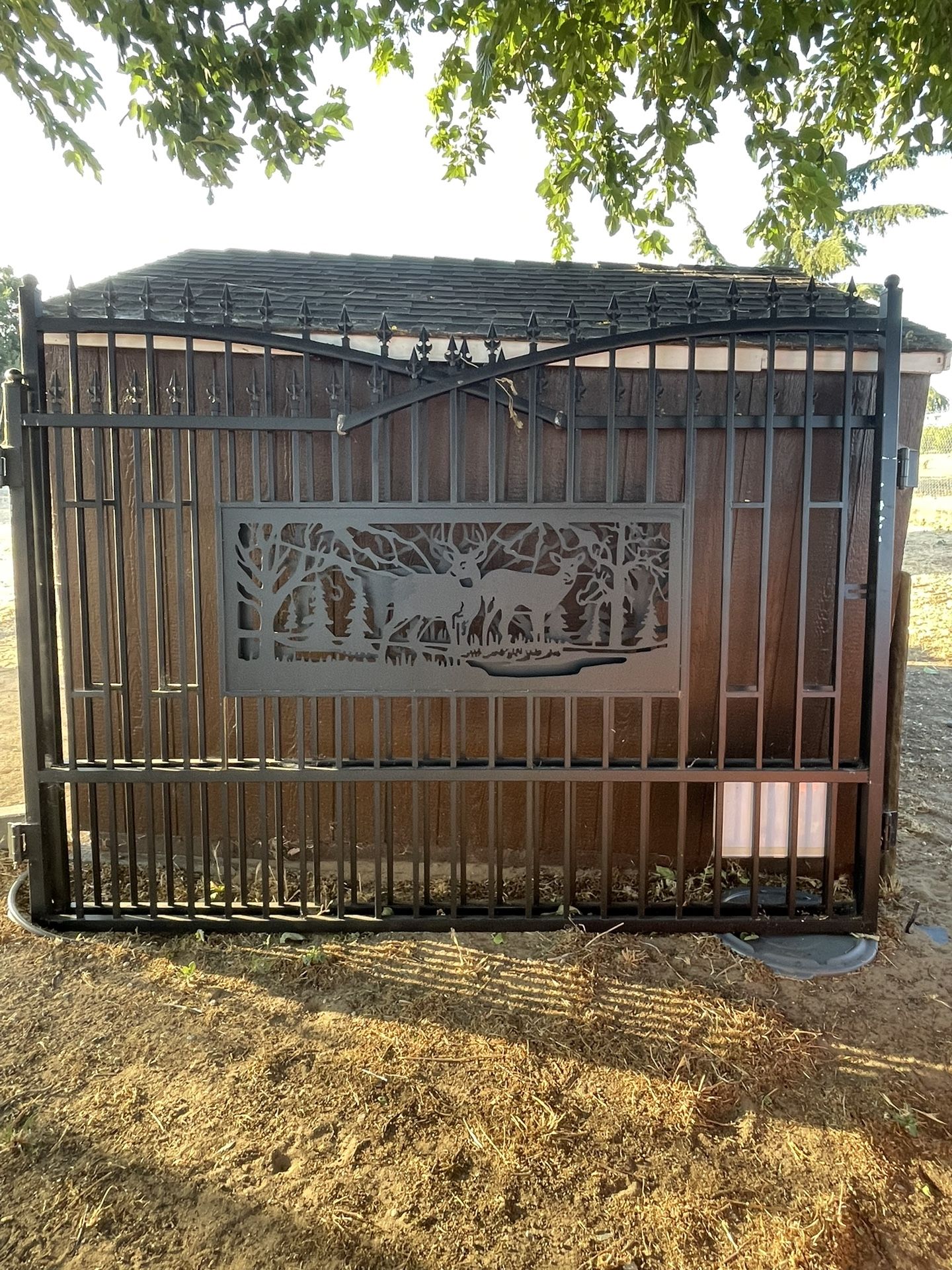 Metal Gate