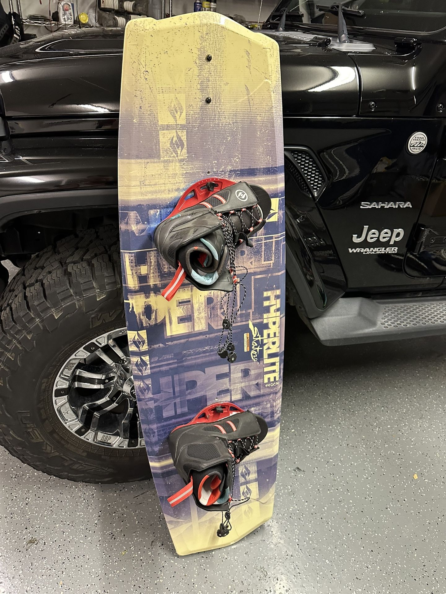 Hyperlite 140cm Skate 2.0 Wakeboard with US 7-10.5 Bindings Excellent Condition Minimal Use