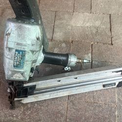 Hitachi NR90AC3 Nail Gun