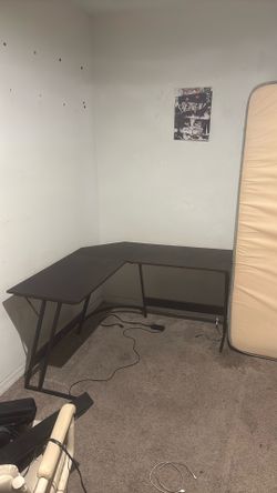 Gaming disc table