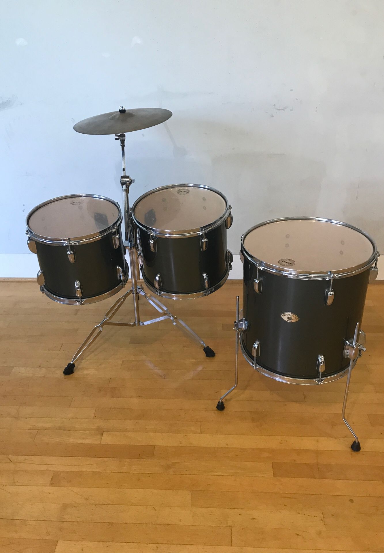 Tama Swingstar 3 tom drum set up with cymbal 12” 13” ride 16” floor drums boom stand Ontario