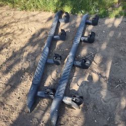 2019-2024 GMC Sierra/Chevy Silverado Assist Steps (Running Boards).
