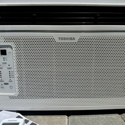 🌬️ Toshiba 6,000 BTU Window Air Conditioner – Lightly Used