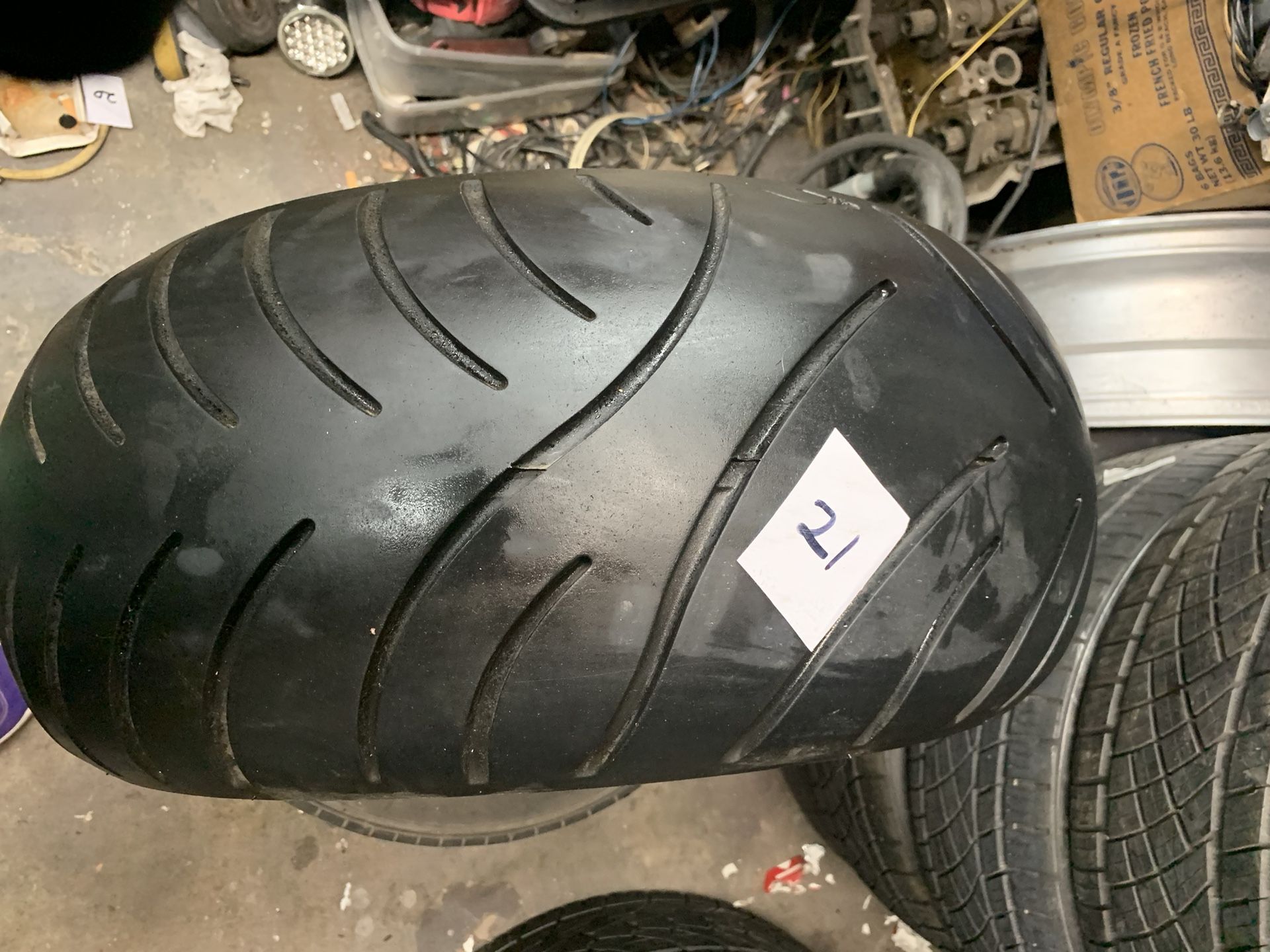 Avon Venon R250/40 R18 m/c 81h