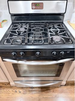 Frigidaire Stove