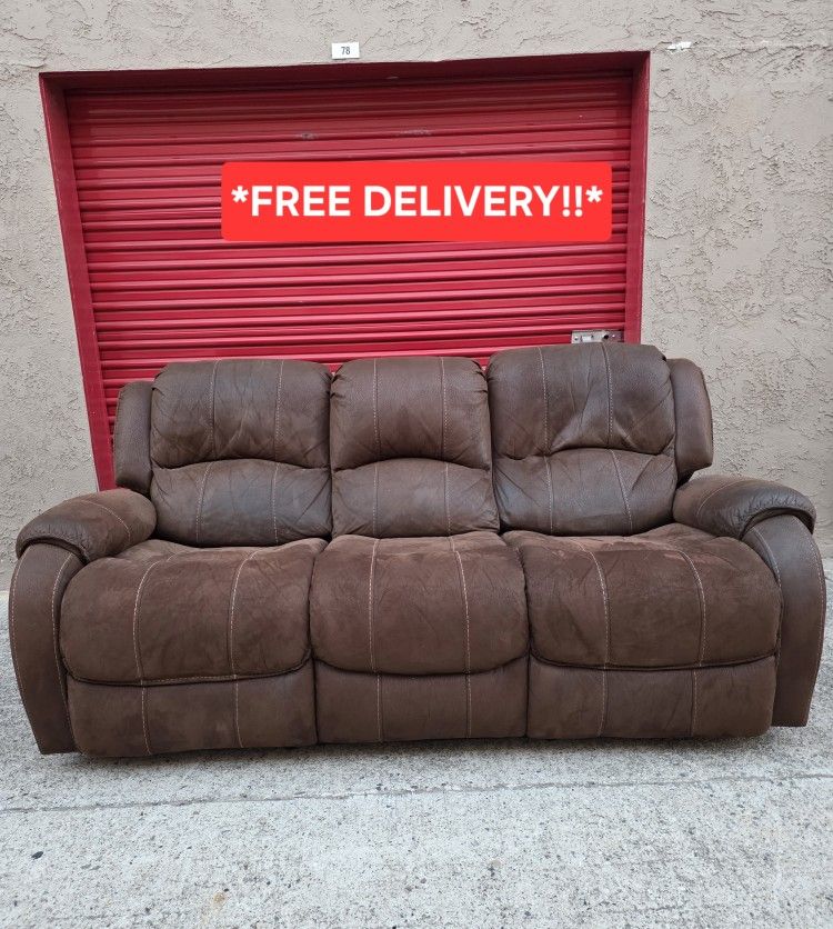 3 Seat Recliner Couch