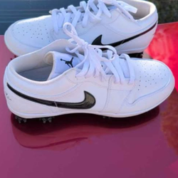 Air Jordan Men 10. 5 Golf Shoes Worn Few Times Excellent Condition