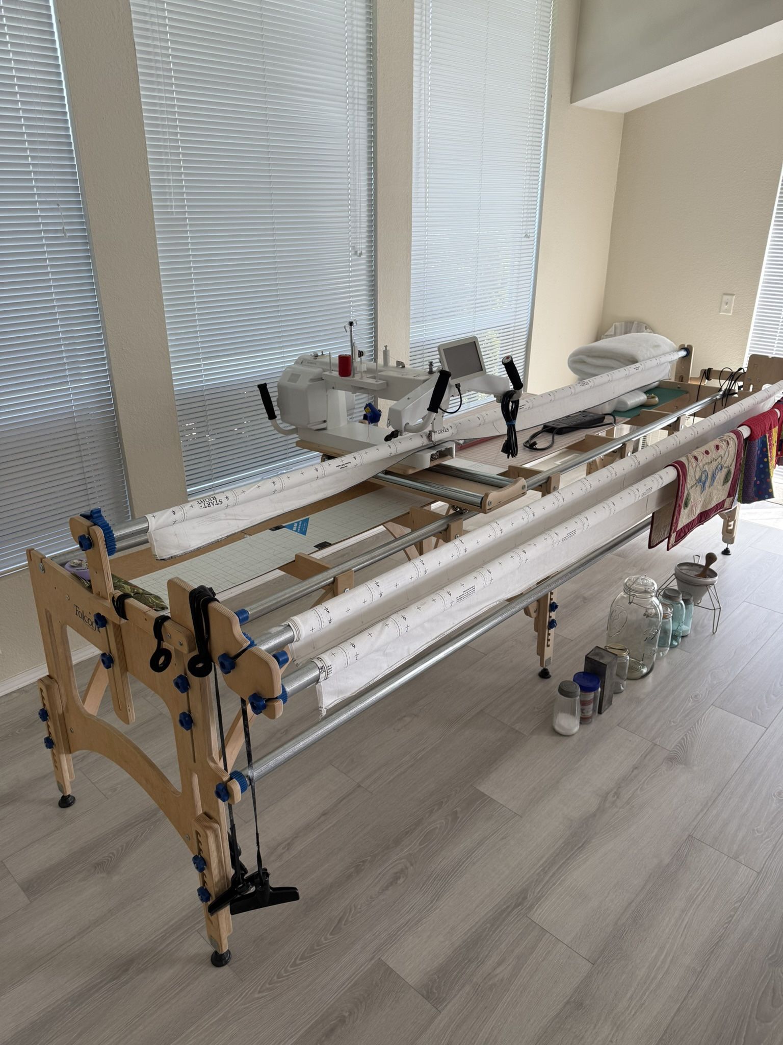 TinLizzie 18ESP Long Arm Quilting Machine
