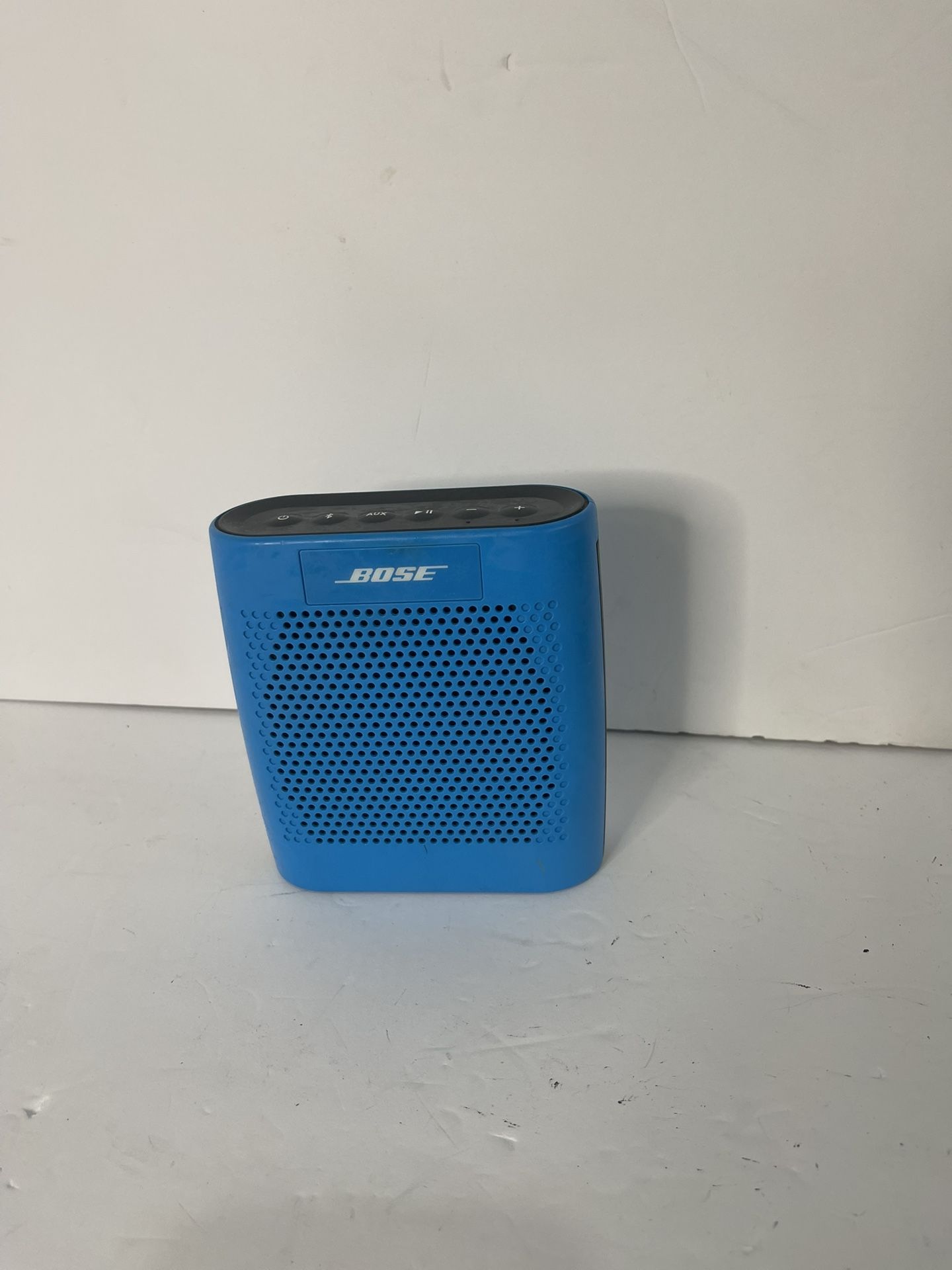 Bose Portable Bluetooth Speaker Blue Working