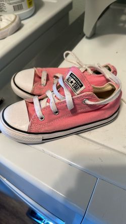 10c Pink Chucks