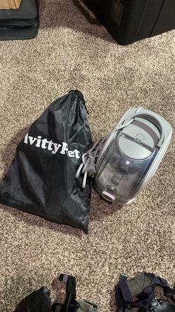 Pet hair vacuum