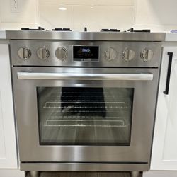 Bosch 800 Series Industrial Style 30-in Standard 5 burners Convection Oven Freestanding Dual Fuel