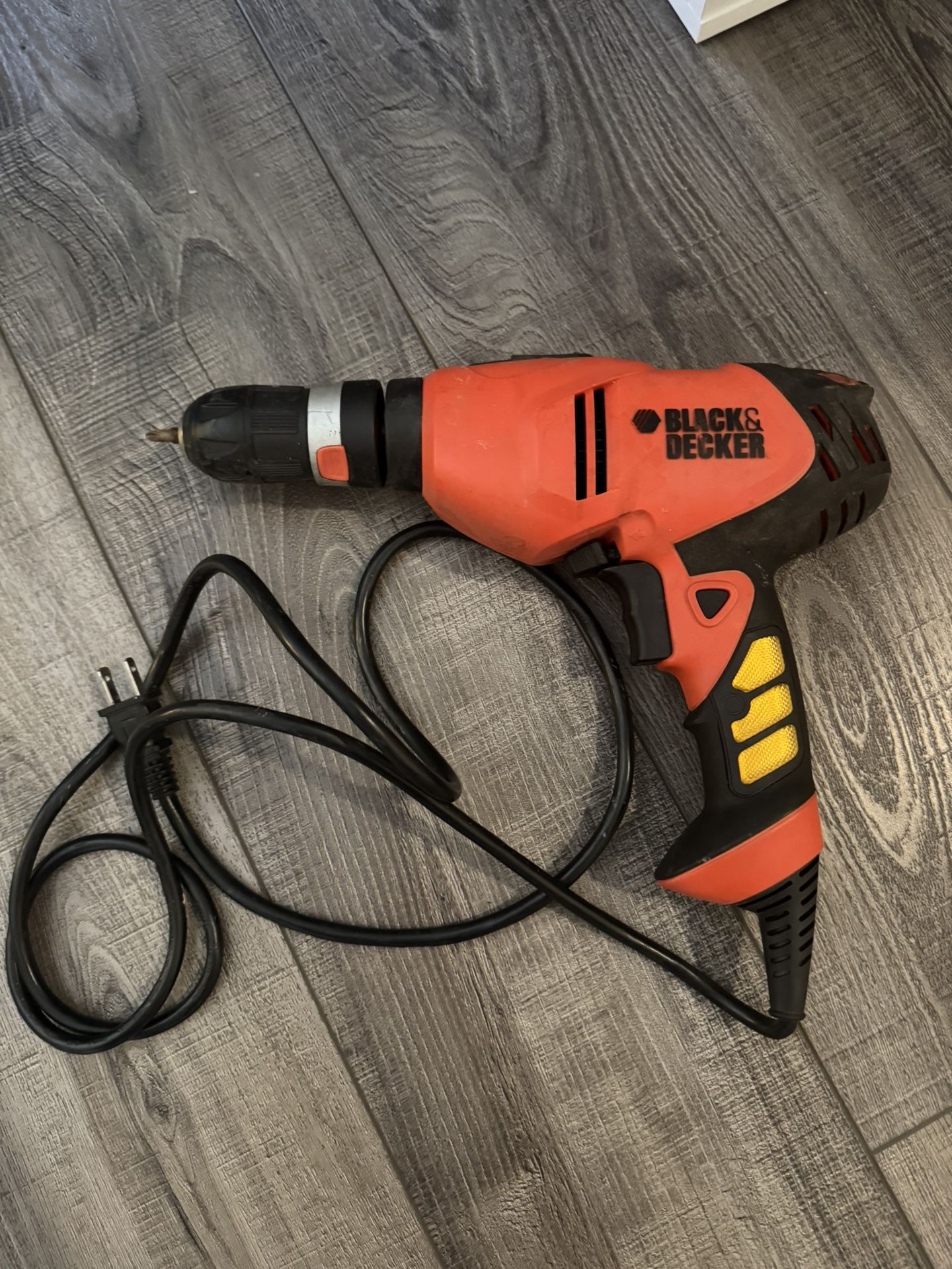 Black & Decker DR200 (a 3/8″ / 10 mm corded, variable speed drill)
