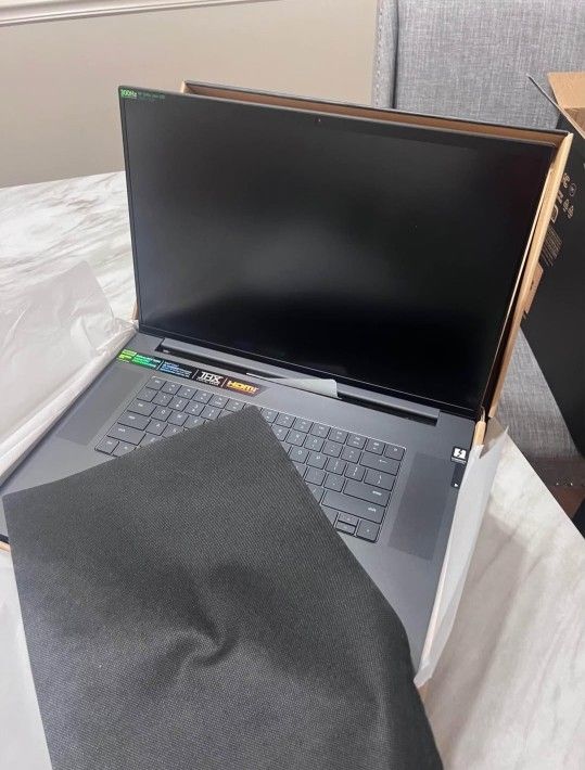 Razer Blade 18 - 18" Gaming
Laptop