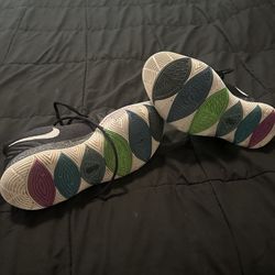 Nike Kyrie Basketball Shoe