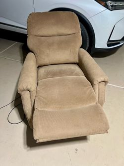 Power lift recliner