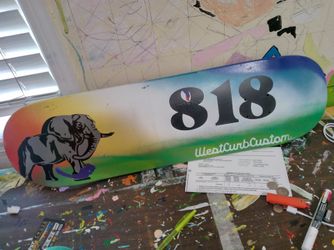 818