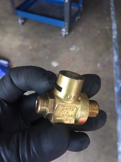 Direct fit Toyota drain plug. Easy drain. Made in Japan