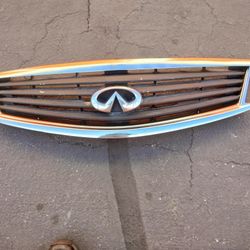 2007-2012 Infiniti G37 Sedan Grill With Emblem OEM.