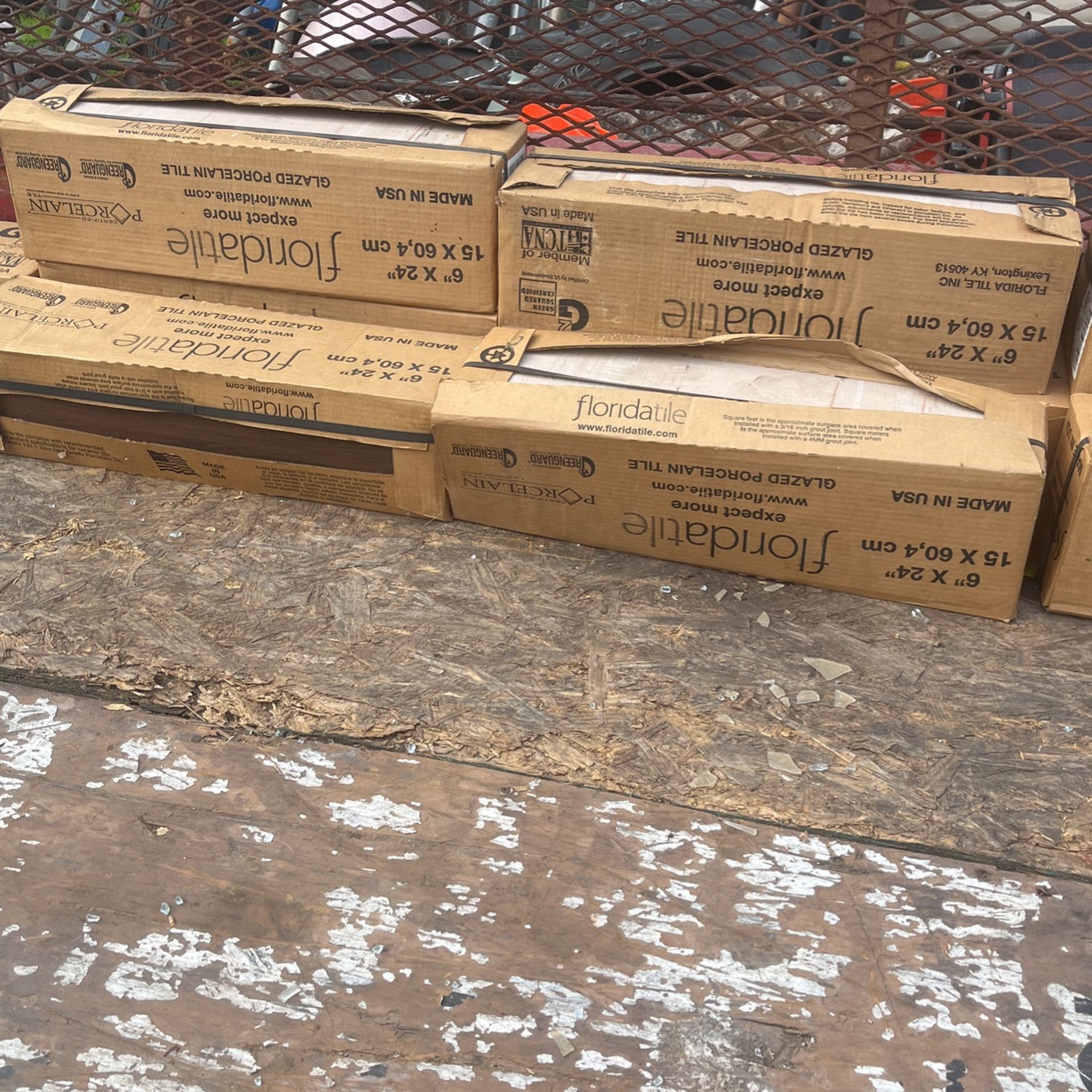 Vendo Este Piso PORCELAIN TILE