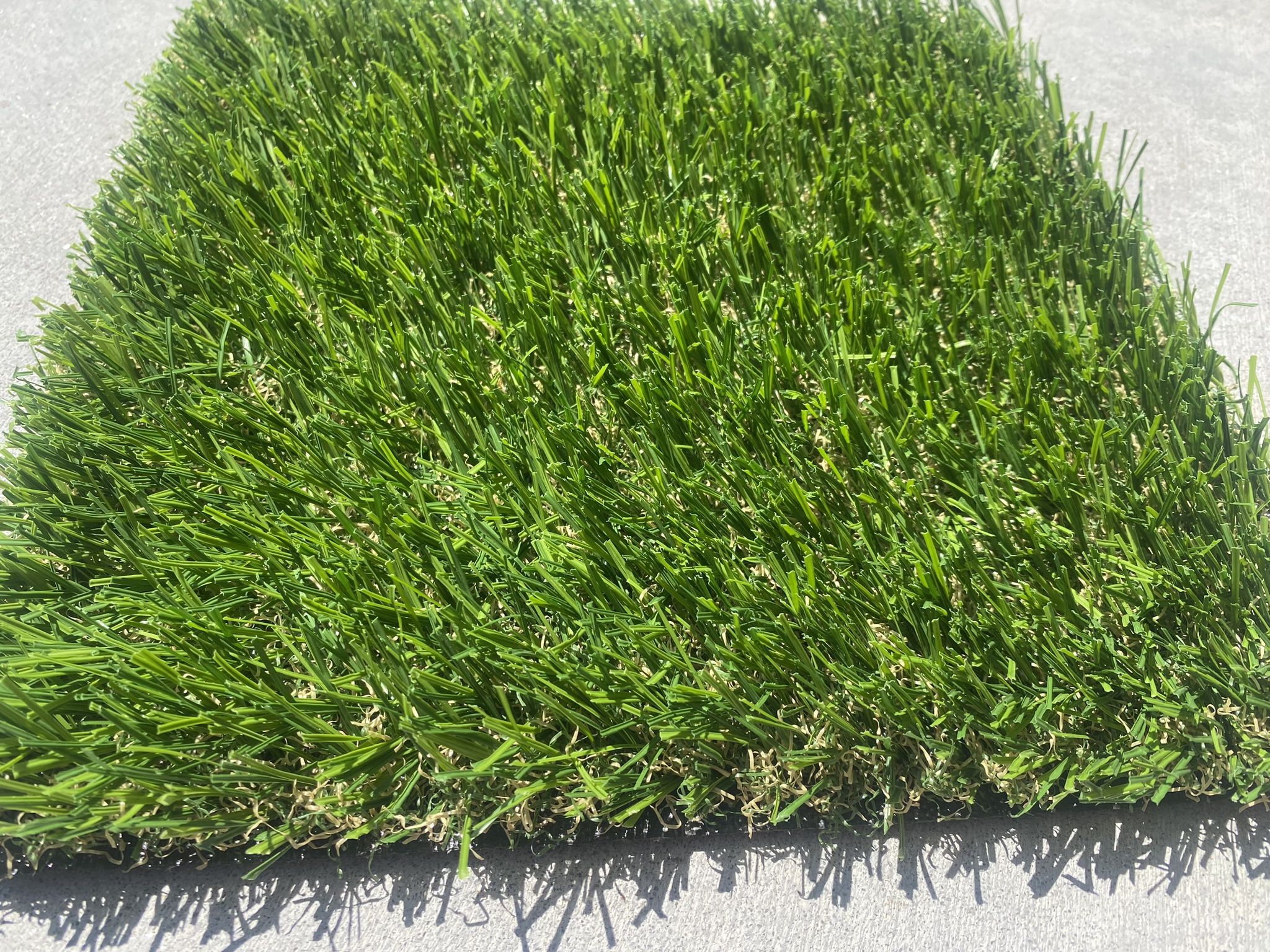 Brand New Artificial Grass Artificial Turf Synthetic Lawn 12x30 $500 A Roll 65 Oz 1.38” Blade Height