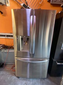 LG FRENCH DOOR REFRIGERATOR, 36W, STAINLESS STEEL. FREE DELIVERY AND INSTALLATION